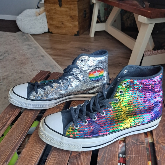 6 pairs of converse - Picture 6 of 7